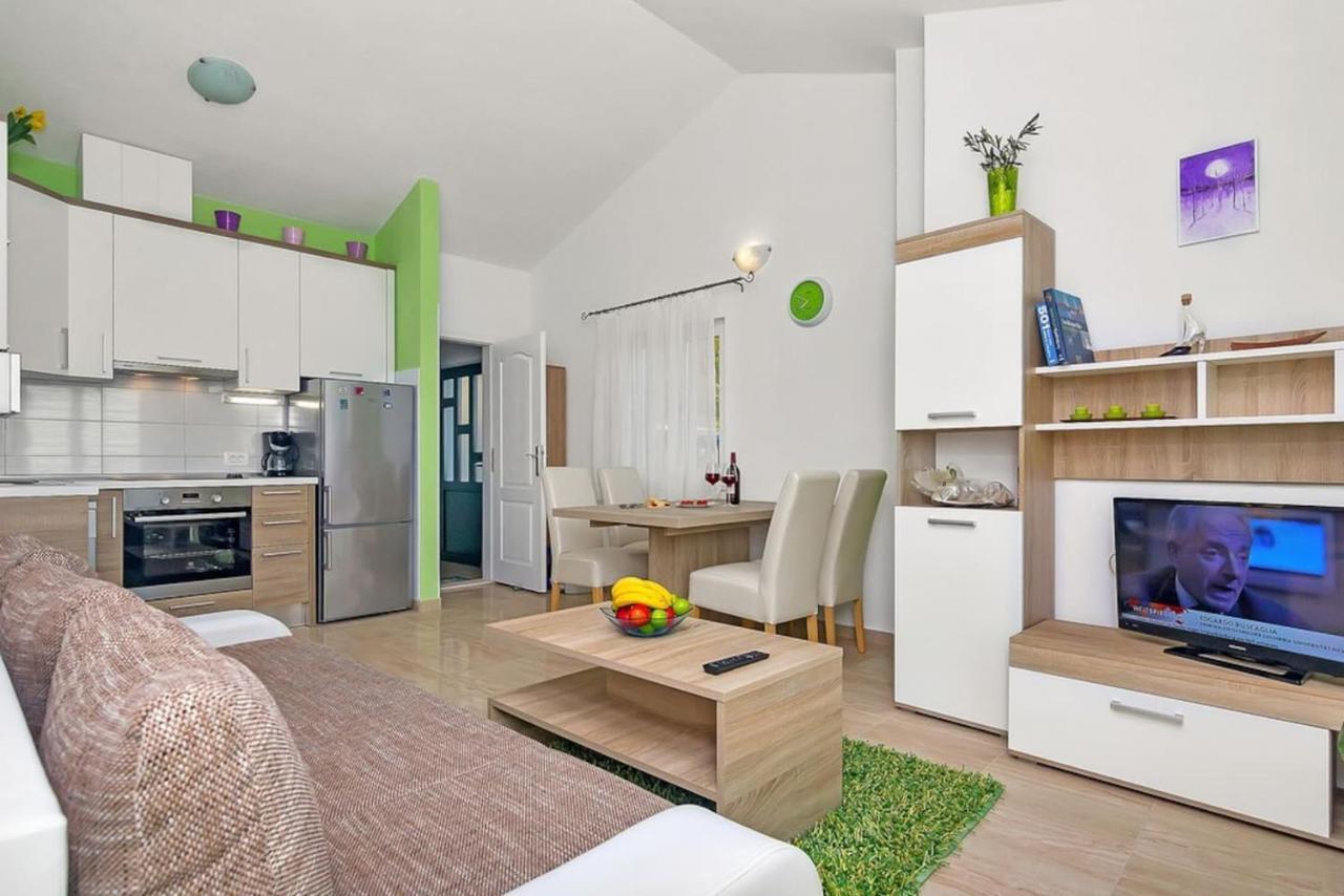 Holiday Home Colla Тучепи Экстерьер фото